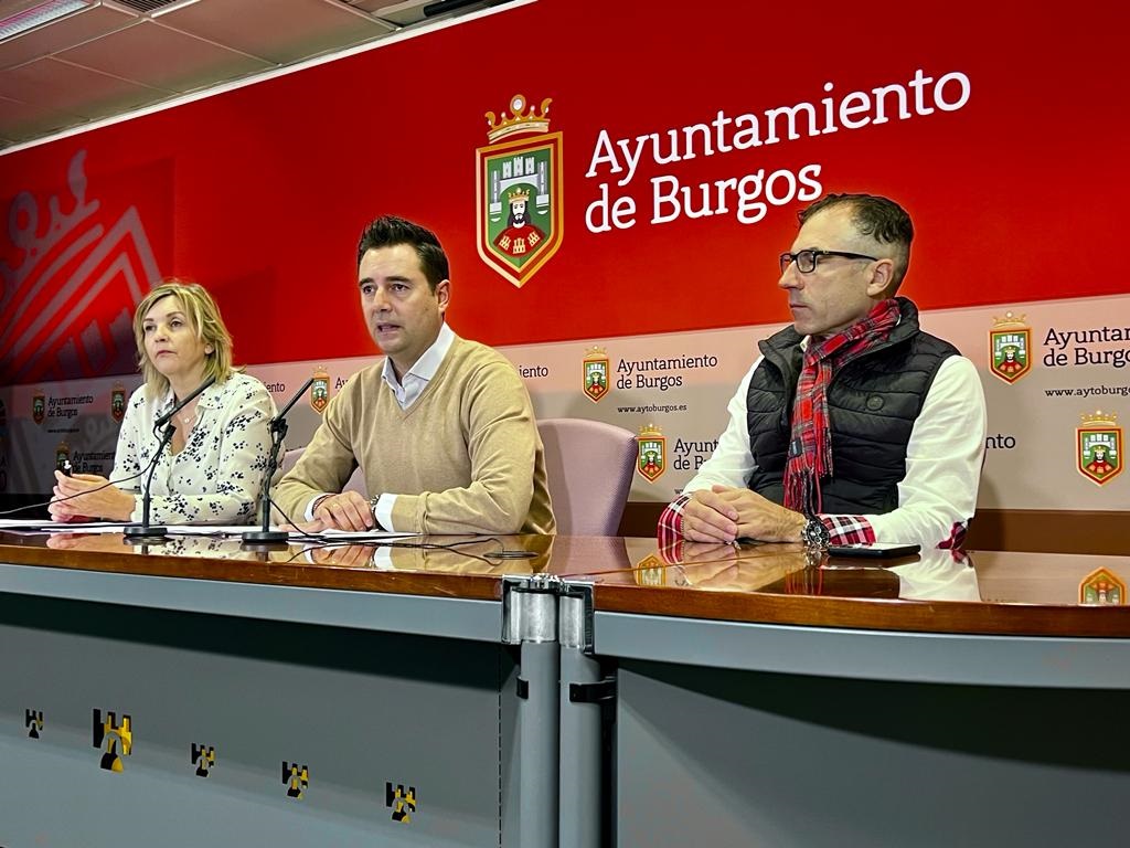 El PSOE demanda al Gobierno municipal por apropiarse de competencias de los consejos de administración 
